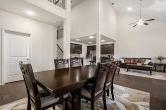 Building Photo - 1505 Heartwood Dr