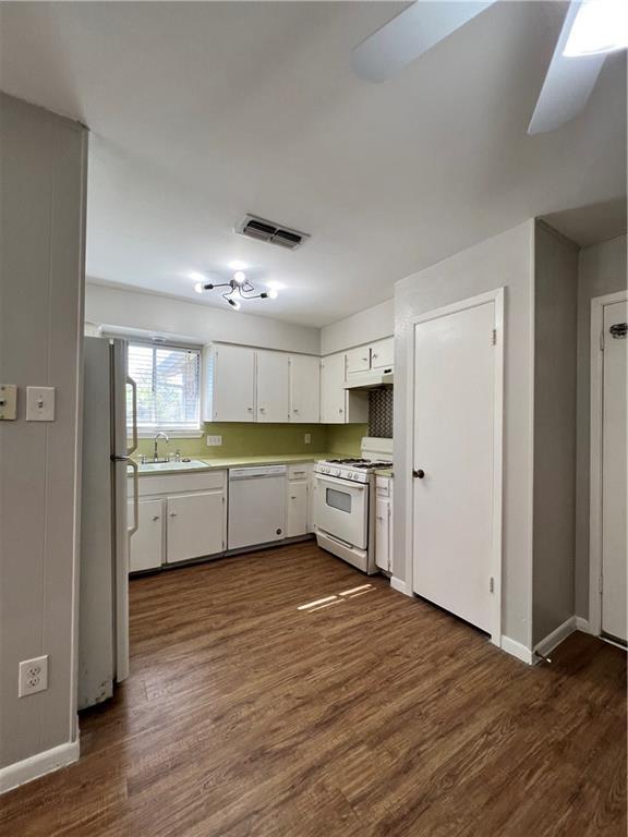 Foto del edificio - 1418 Rutland Dr