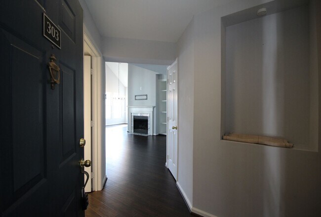 Foto del edificio - 2/2.5 Bath Condo in Sterling!