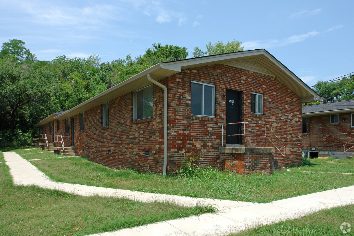 Primary Photo - 265 38th Ave N