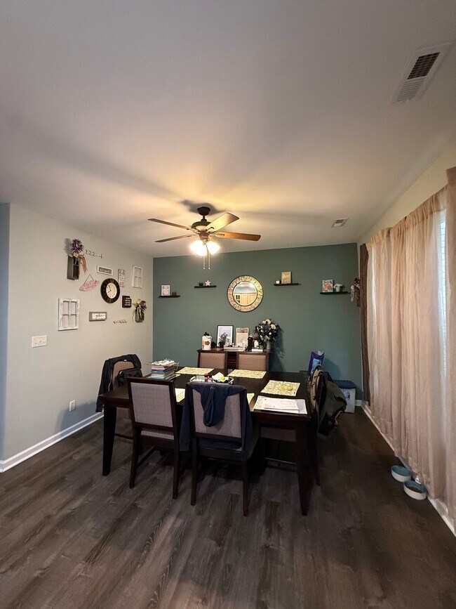 Foto del edificio - 349 Schooner Ln