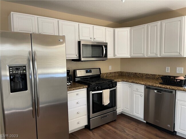 Building Photo - 5572 Latigo St