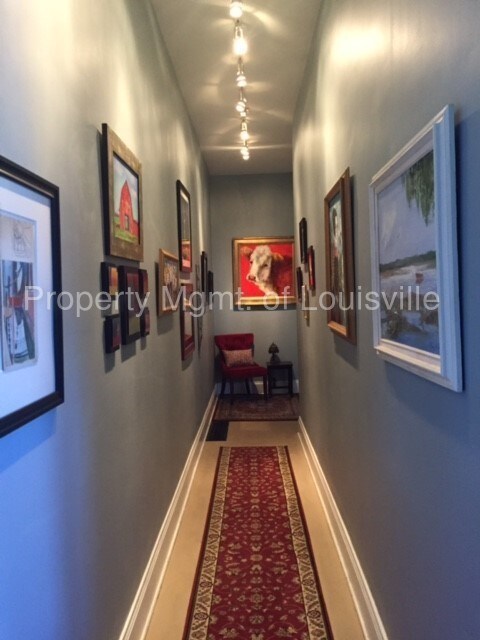 Building Photo - 2BD/3BA Condo located in St. James Ct.