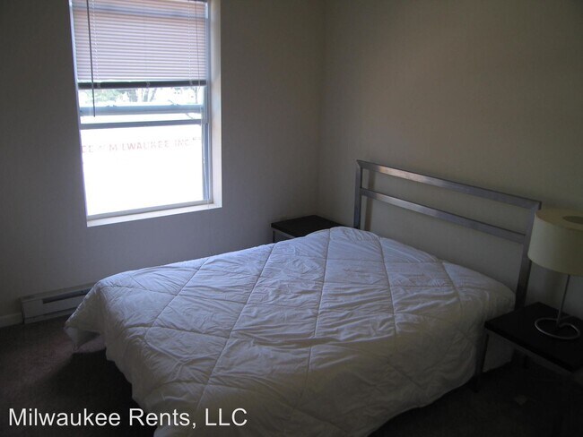 Building Photo - 3875 S Clement Ave