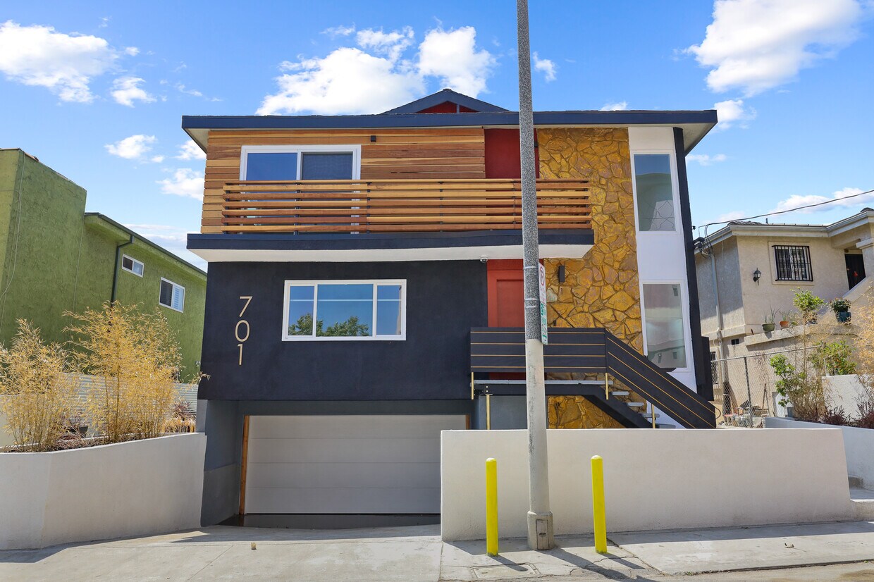 Foto principal - 701 N. Hill Pl.