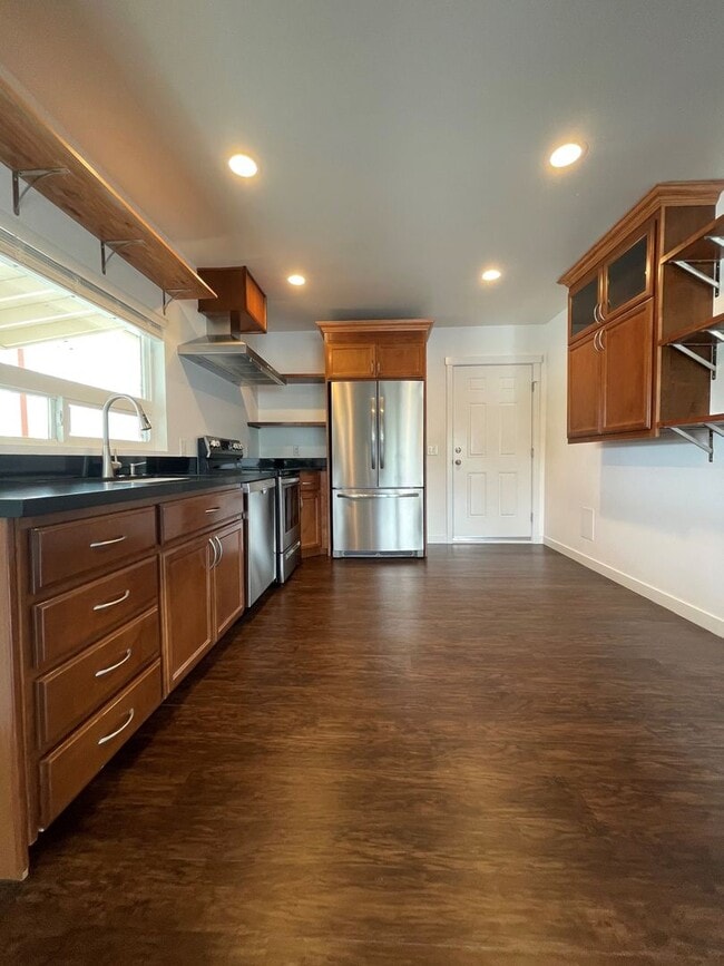 Building Photo - Now renting 2 bedroom