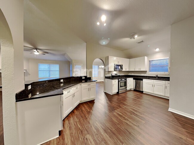 Foto del edificio - 5010 Chase Mountain Dr