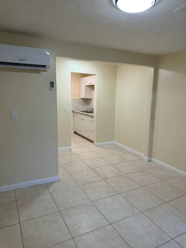 Building Photo - 1135 Sharazad Blvd