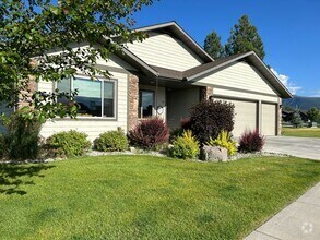 Building Photo - 45 Rock Creek Dr