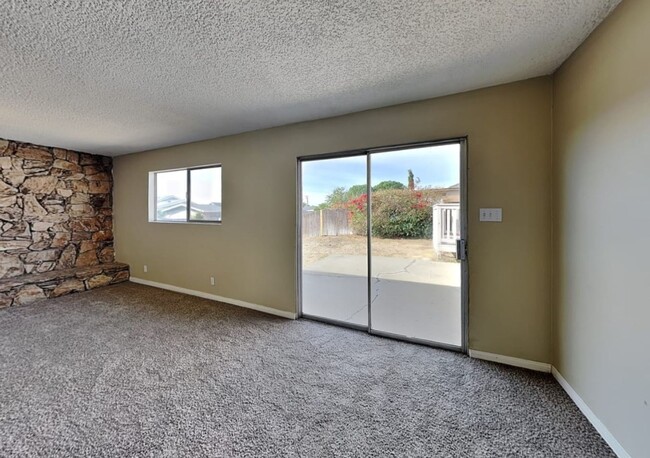 Building Photo - Charming 3BR House in Fontana