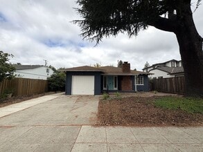 Building Photo - 1023 Embarcadero Rd