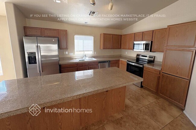 Foto del edificio - 12742 W Pershing St
