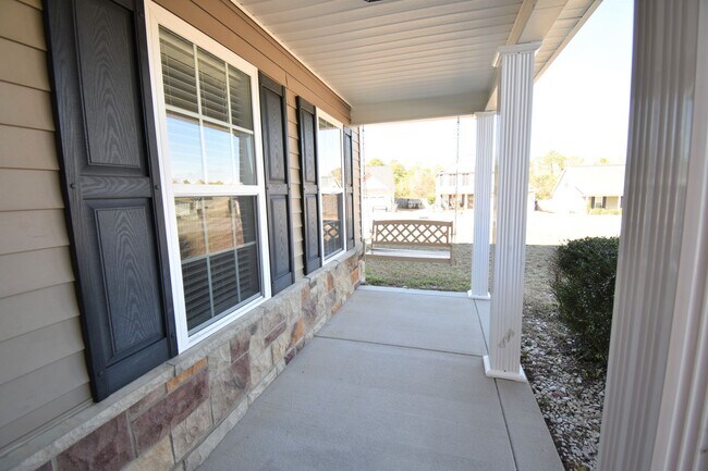 Foto del edificio - 3 bedroom 2.5 Bath Home with Loft- No Pets