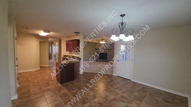 Foto del edificio - Short distance to the Prominade in Rogers