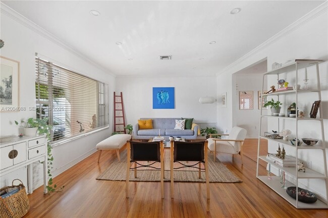 Building Photo - 1425 Trillo Ave