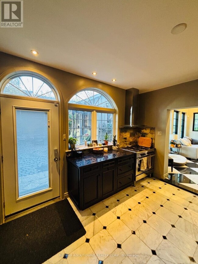 Photo du bâtiment - 181 King St