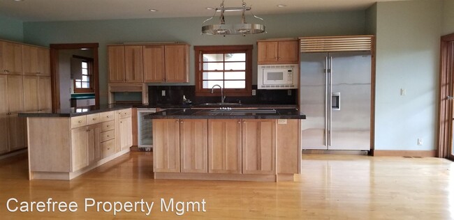 Building Photo - 4 br, 3.5 bath House - 16845 SW Pinot Place