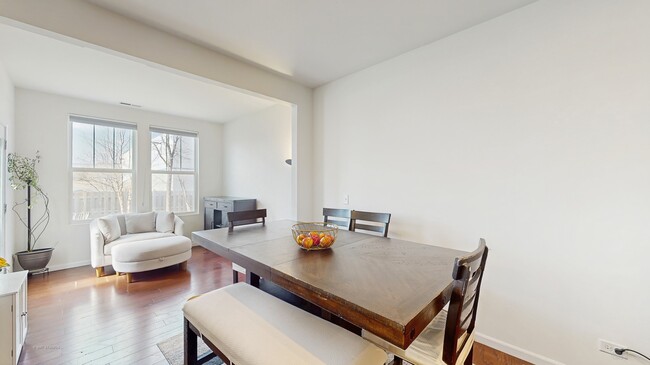Building Photo - 527 Watercress Dr