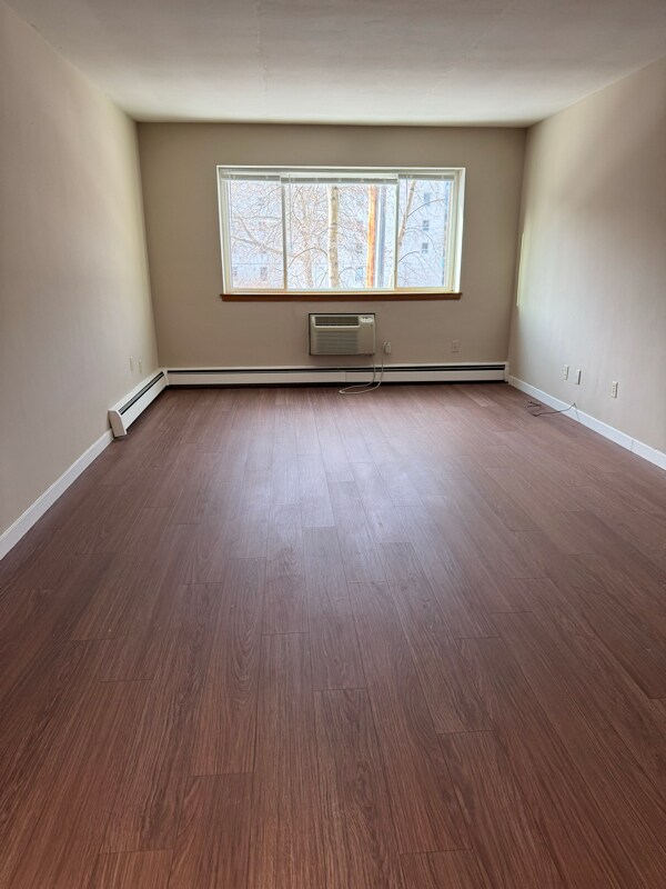 Foto del edificio - 2260 N Summit Ave