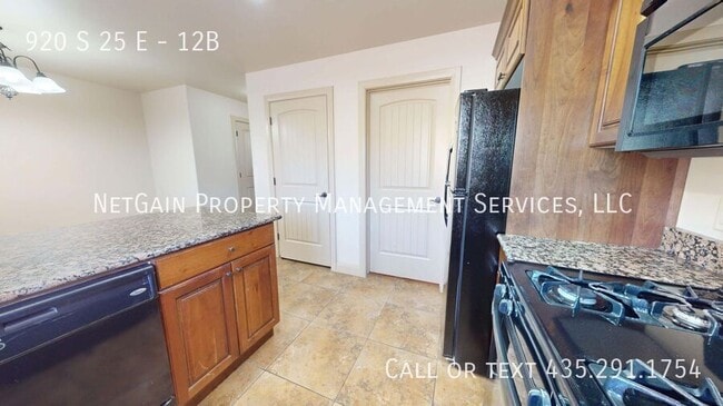 Building Photo - 920 S 25 E