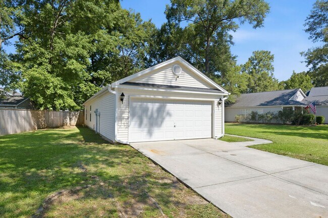 Foto del edificio - Comfortable 3BR Ranch with 2-Car Garage in Northwoods Pointe