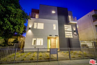Building Photo - 6119 Fountain Ave