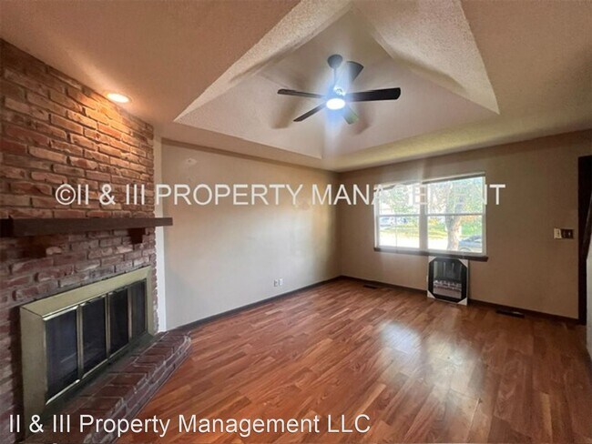 Foto del edificio - 3 br, 1.5 bath House - 1309 E 152nd