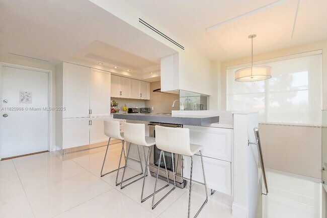 Foto del edificio - 155 Ocean Lane Dr
