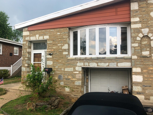 Building Photo - 7608 Dorcas St