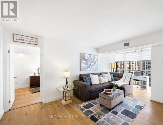 Building Photo - 285 Enfield Pl