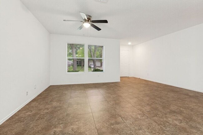 Foto del edificio - 2508 Clear Brook Dr