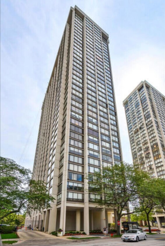 Primary Photo - 5455 N Sheridan Rd