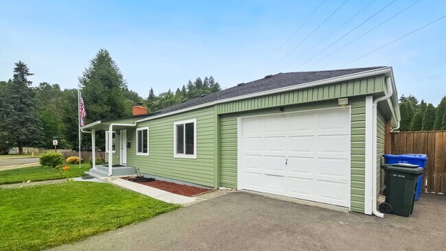 Foto del edificio - Rambler with Adult Family Home Certification – 3 Bed, 1 Bath + Additional Living Spaces