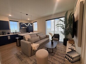 Building Photo - 4220 Laguna St