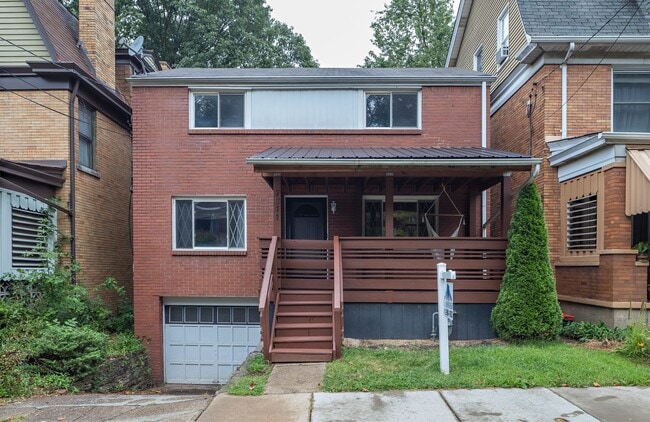 Classic Brick 2 Story Traditional Home in the heart of Swissvale. Available Immediately. - Classic Brick 2 Story Traditional Home in the heart of Swissvale. Available Immediately.