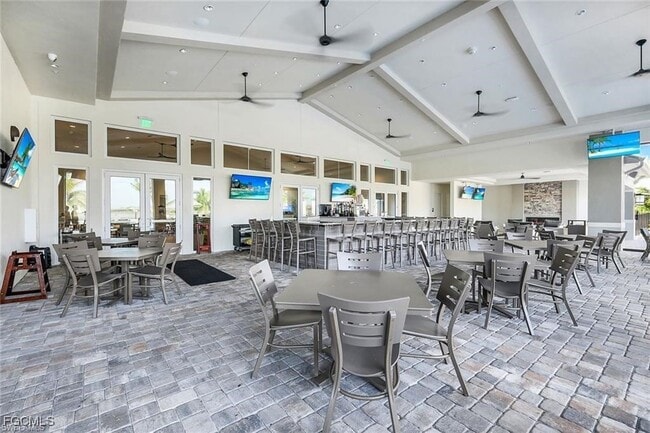 Foto del edificio - 14119 Pine Lodge Ln