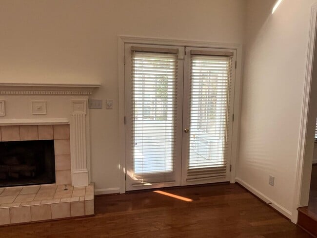 Building Photo - 972 Bridgegate Dr NE