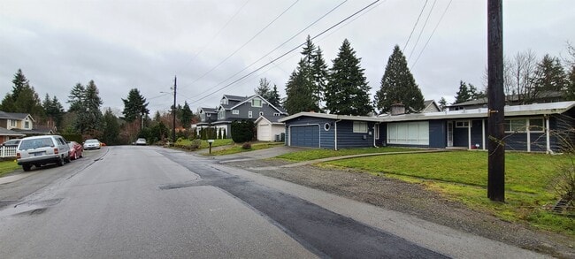 Building Photo - 10431 NE 28th Plz