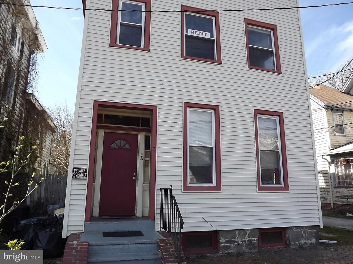 3 Oak St Unit 3, Salem, NJ 08079 Apartments in Salem, NJ