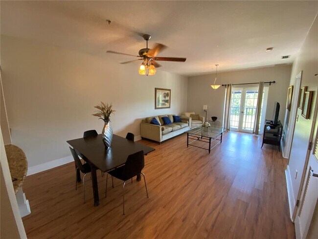 Building Photo - 300 State St E