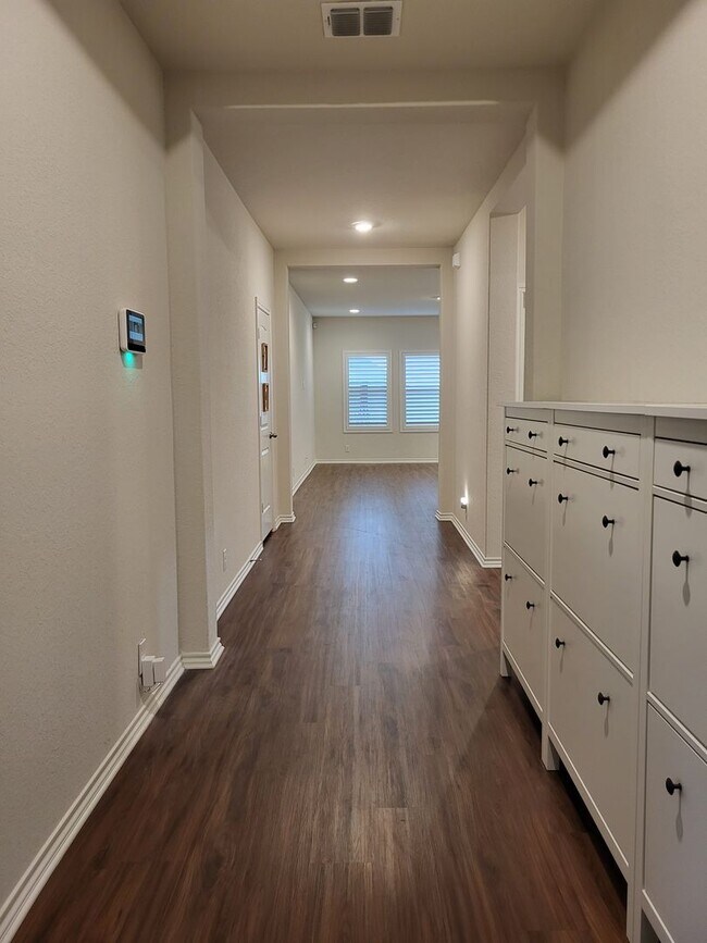 Foto del edificio - Ready for Move-In