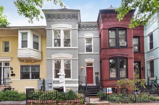 Foto del edificio - 631 14th St NE
