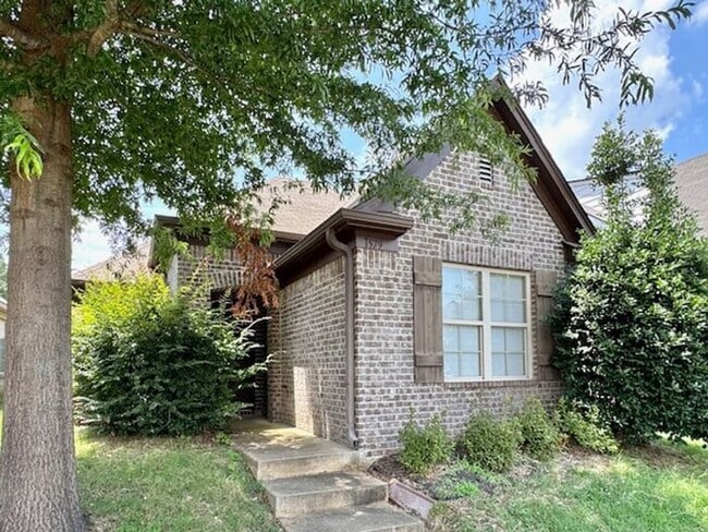 Now Leasing A 3 Bedroom 2 Bath home in Cor... - Now Leasing A 3 Bedroom 2 Bath home in Cor...