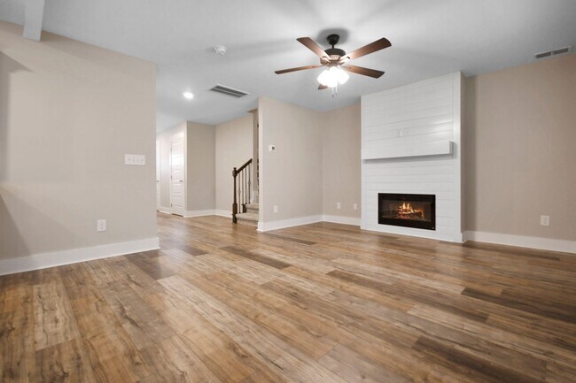Foto del edificio - Pet Friendly Four Bedroom!