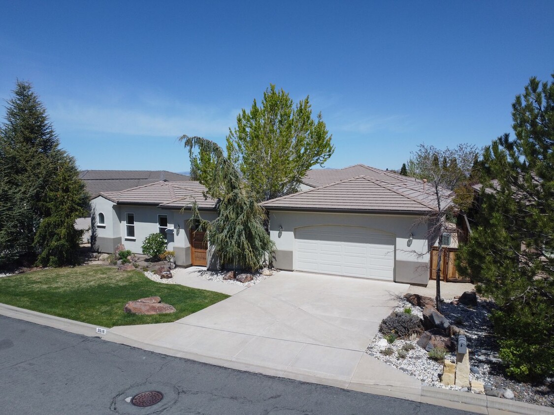 Primary Photo - Upper Manzanita Home With City View