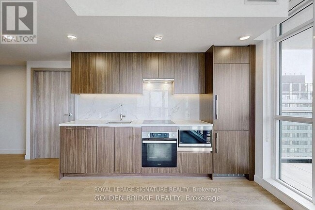 Building Photo - 38 Widmer St