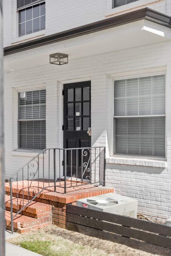 Foto principal - 881 North Highland Avenue Northeast