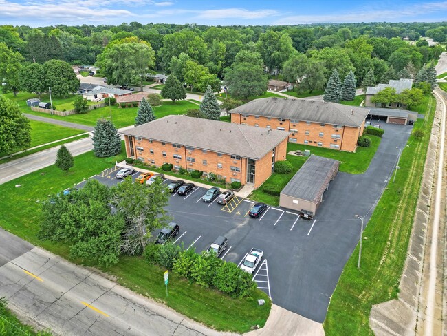 Building Photo - 2425 Wesleyan Ave