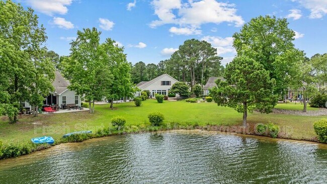 Building Photo - 414 Carriage Lake Dr