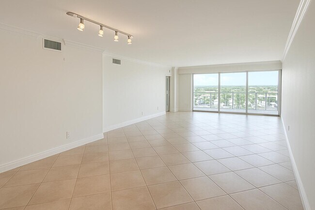 Foto del edificio - 1160 Hillsboro Mile
